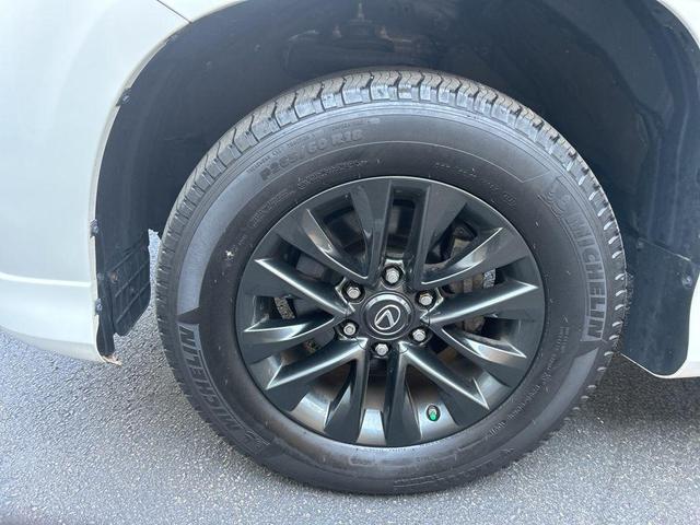 Photo of 2022 White Lexus GX 460