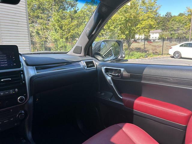Photo of 2022 White Lexus GX 460
