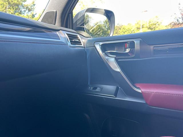 Photo of 2022 White Lexus GX 460