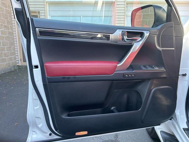 Photo of 2022 White Lexus GX 460