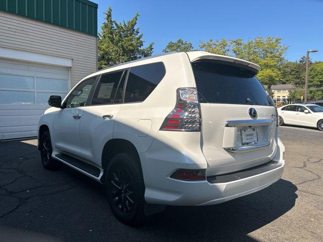 Photo of 2022 White Lexus GX 460