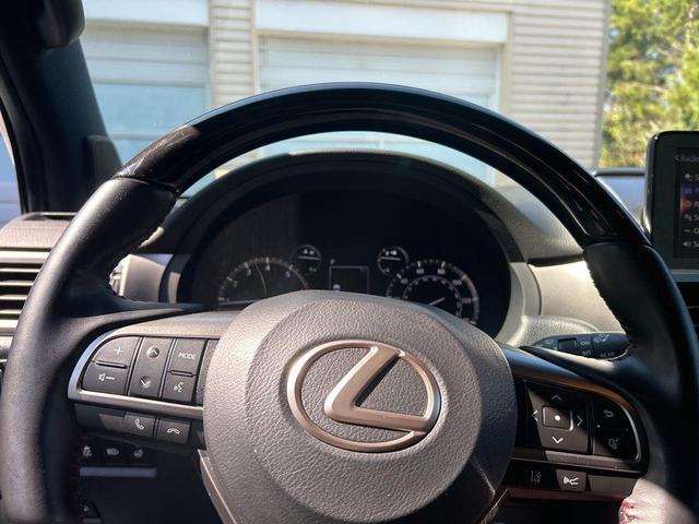 Photo of 2022 White Lexus GX 460