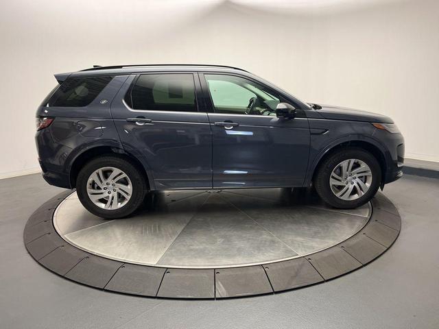 Photo of 2024 Varesine Blue Metallic Land Rover Discovery Sport