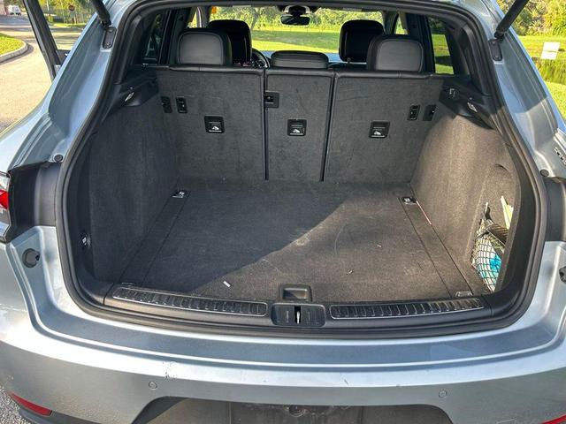 Photo of 2020 Dolomite Silver Metallic Porsche Macan