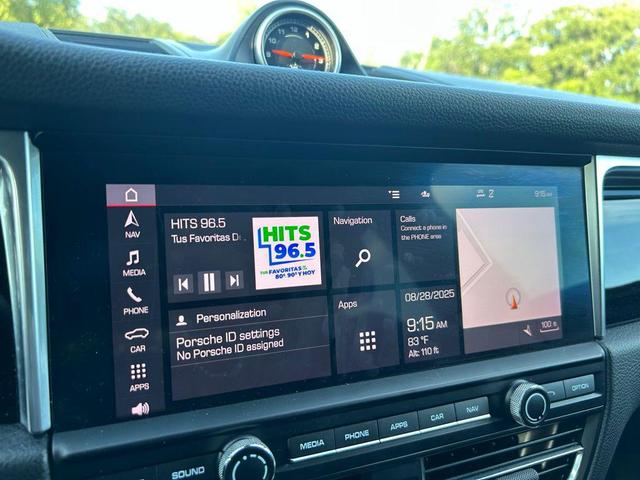 Photo of 2020 Dolomite Silver Metallic Porsche Macan