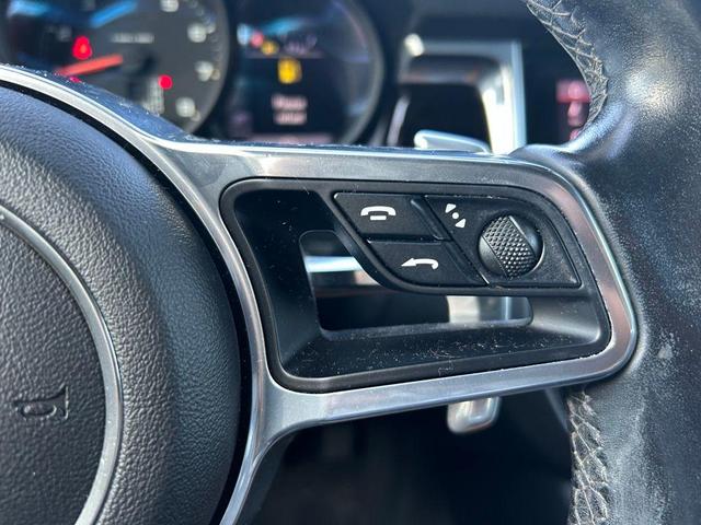 Photo of 2020 Dolomite Silver Metallic Porsche Macan