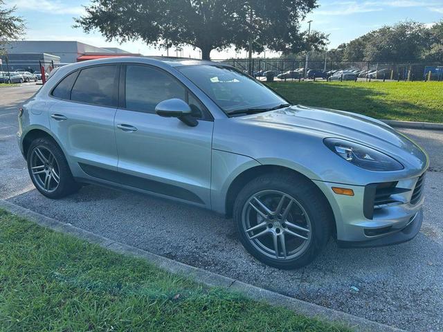 Photo of 2020 Dolomite Silver Metallic Porsche Macan