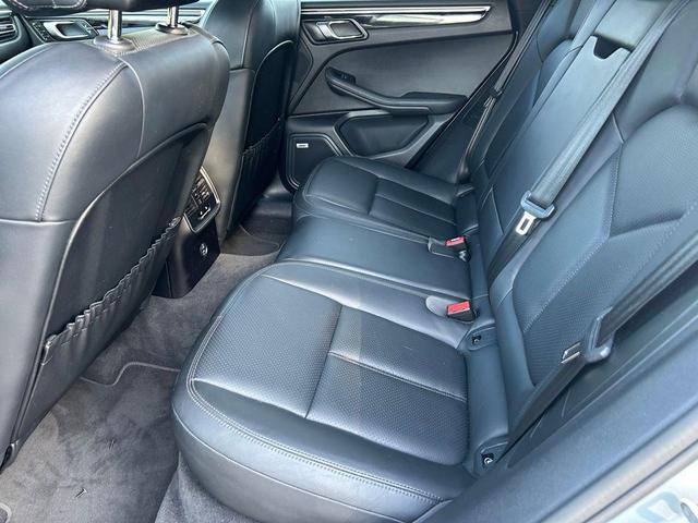 Photo of 2020 Dolomite Silver Metallic Porsche Macan