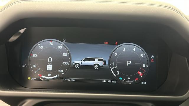 Photo of 2025 Santorini Black Metallic Land Rover Defender