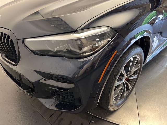 Photo of 2022 Carbon Black Metallic BMW X5