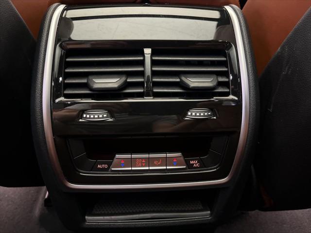 Photo of 2022 Carbon Black Metallic BMW X5