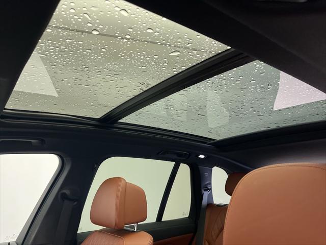 Photo of 2022 Carbon Black Metallic BMW X5