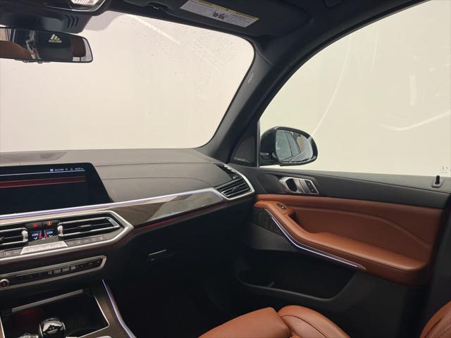 Photo of 2022 Carbon Black Metallic BMW X5