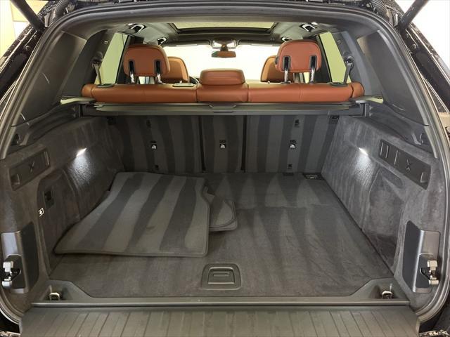 Photo of 2022 Carbon Black Metallic BMW X5