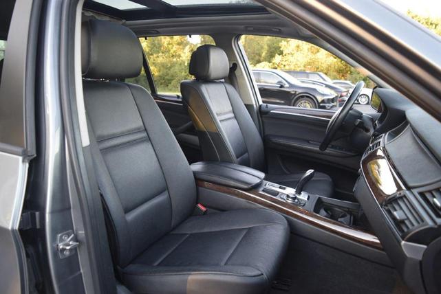 Photo of 2011 Gray BMW X5