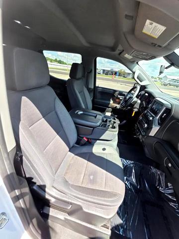 Photo of 2019 White Chevrolet Silverado 1500