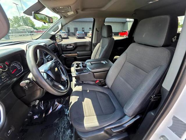 Photo of 2019 White Chevrolet Silverado 1500