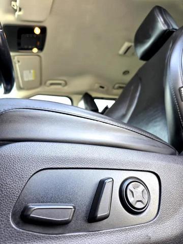 Photo of 2022 Aurora Black Kia Carnival