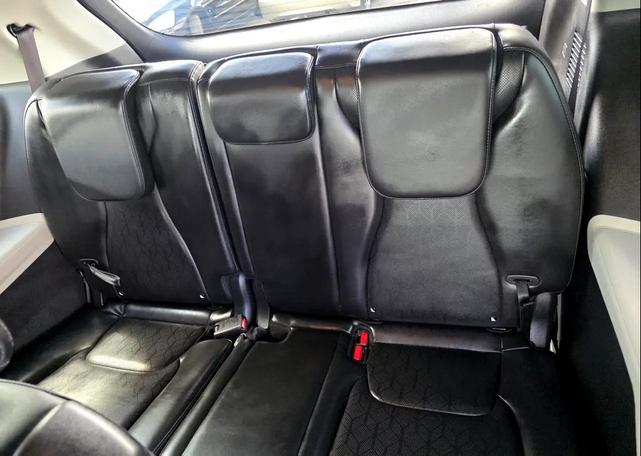 Photo of 2022 Aurora Black Kia Carnival