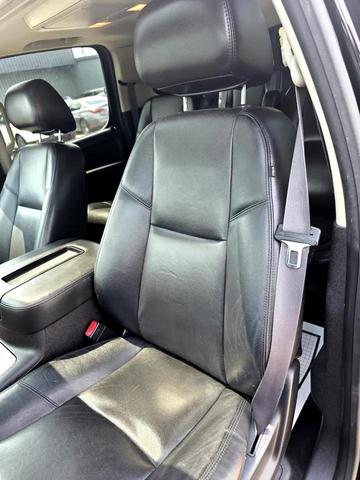 Photo of 2013 Black Chevrolet Suburban