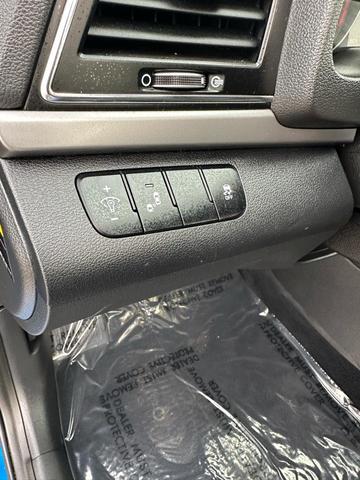 Photo of 2017 Electric Blue Hyundai ELANTRA
