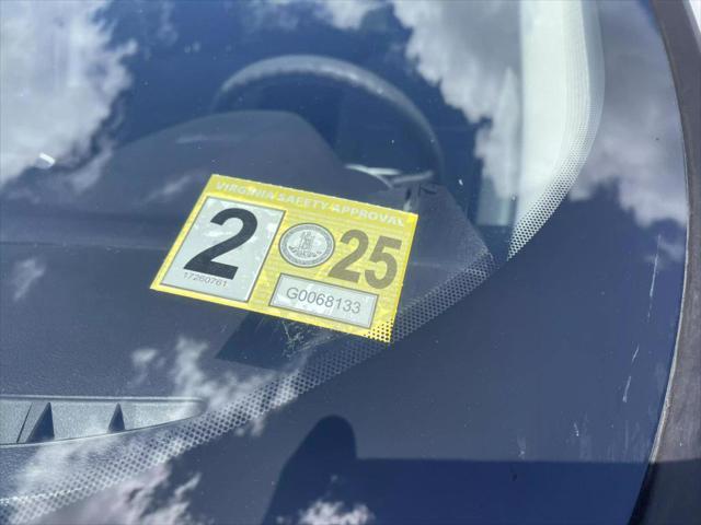 Photo of 2015 White Ford Escape