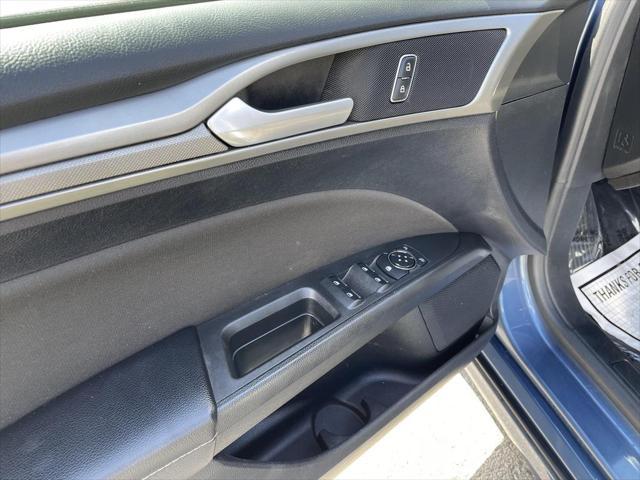 Photo of 2018 Blue Ford Fusion