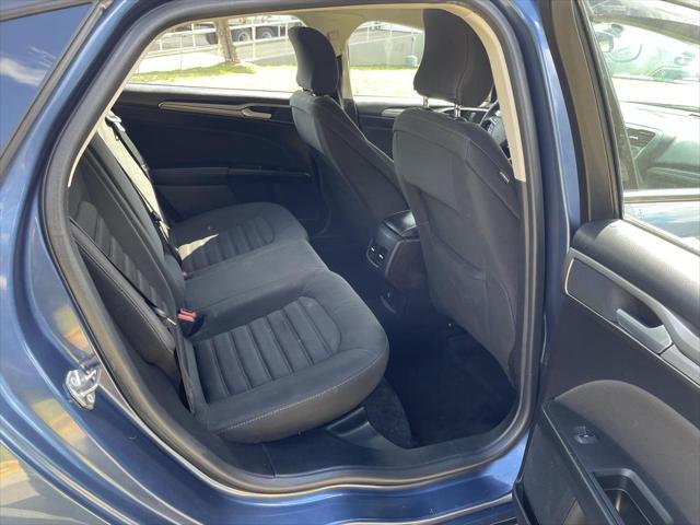 Photo of 2018 Blue Ford Fusion