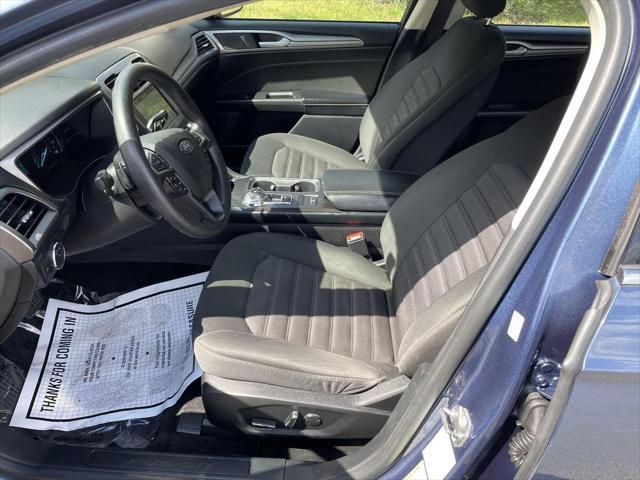 Photo of 2018 Blue Ford Fusion