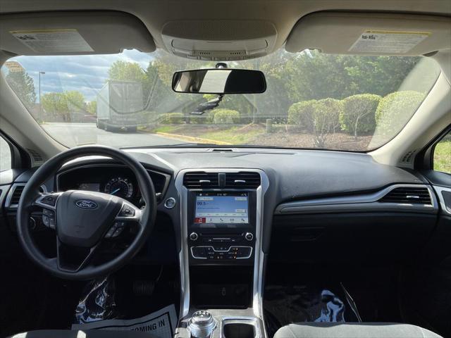 Photo of 2018 Blue Ford Fusion