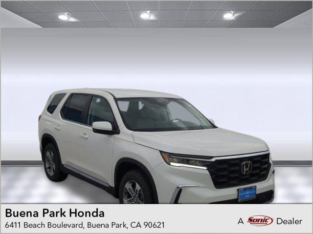 Photo of 2025 Platinum White Pearl Honda Pilot