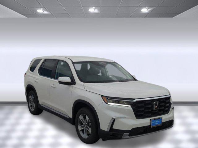 Photo of 2025 Platinum White Pearl Honda Pilot