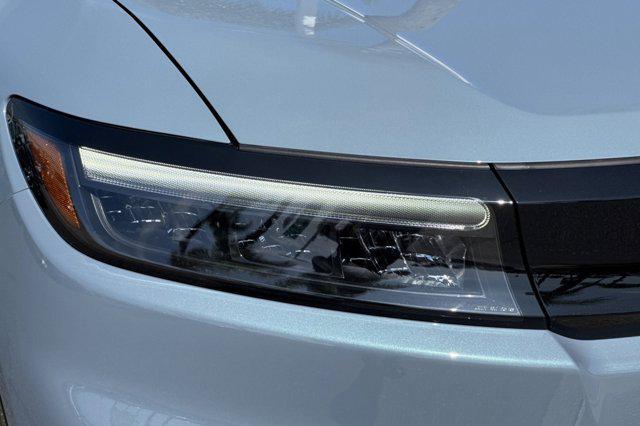 Photo of 2025 Sonic Gray Pearl Honda Prologue