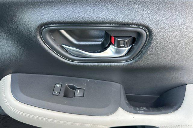 Photo of 2026 Solar Silver Metallic Honda HR-V