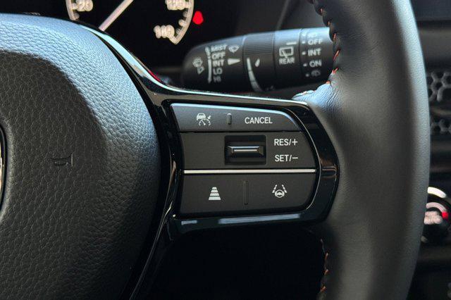 Photo of 2026 Platinum White Pearl Honda HR-V