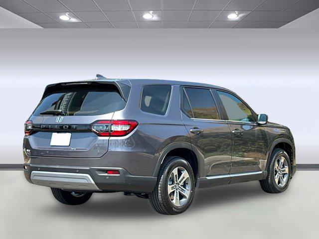 Photo of 2025 Modern Steel Metallic Honda Pilot