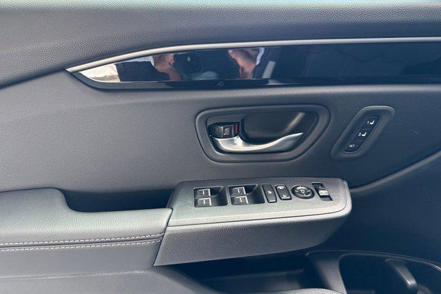 Photo of 2025 Modern Steel Metallic Honda Pilot