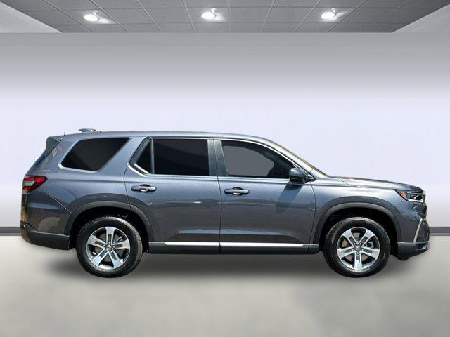 Photo of 2025 Modern Steel Metallic Honda Pilot