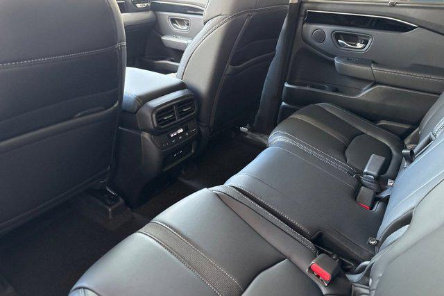 Photo of 2025 Modern Steel Metallic Honda Pilot