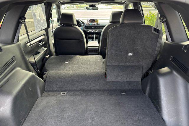Photo of 2025 Solar Silver Metallic Honda CR-V Hybrid