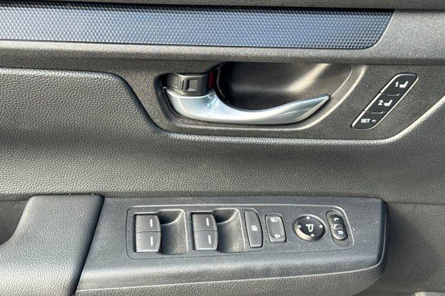 Photo of 2025 Solar Silver Metallic Honda CR-V Hybrid