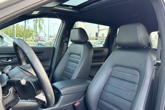 Photo of 2025 Solar Silver Metallic Honda CR-V Hybrid