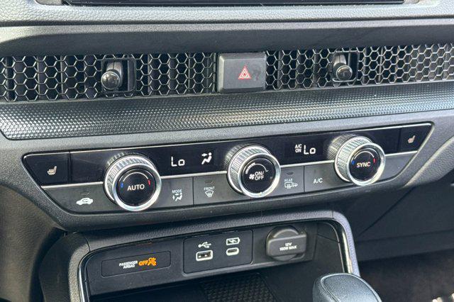 Photo of 2025 Solar Silver Metallic Honda CR-V Hybrid