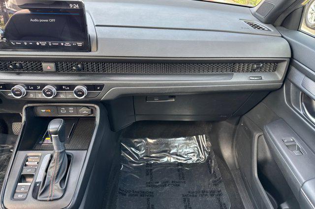 Photo of 2025 Solar Silver Metallic Honda CR-V Hybrid