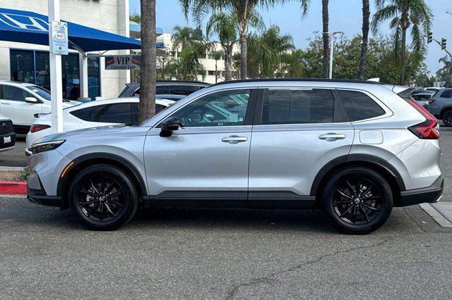 Photo of 2025 Solar Silver Metallic Honda CR-V Hybrid