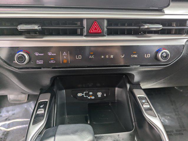 Photo of 2024 Glacial White Pearl Kia Sorento
