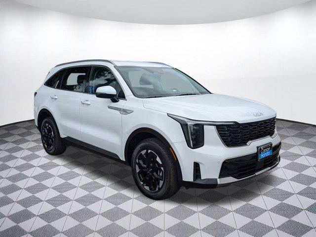 Photo of 2024 Glacial White Pearl Kia Sorento