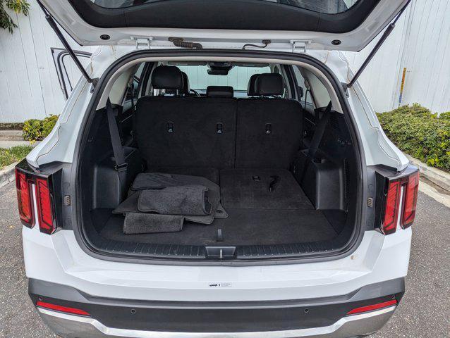 Photo of 2024 Glacial White Pearl Kia Sorento