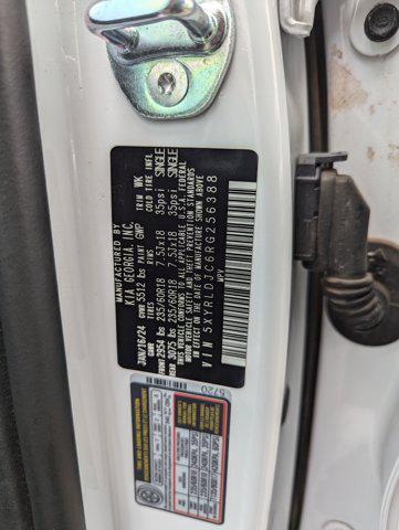 Photo of 2024 Glacial White Pearl Kia Sorento