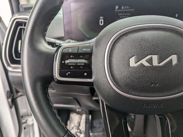 Photo of 2024 Glacial White Pearl Kia Sorento
